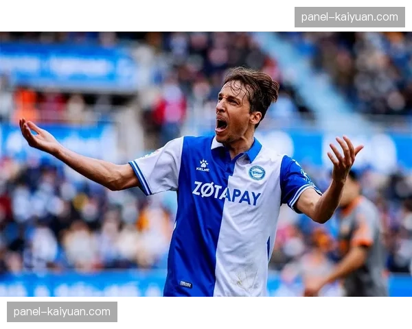 西甲早场：比利亚雷亚尔3-0完胜格拉纳达，摆脱降级区压力