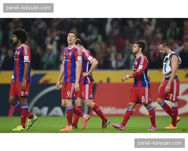 半场战报：斯图加特2-0领先门兴，高压逼抢创造11次转换进攻机会