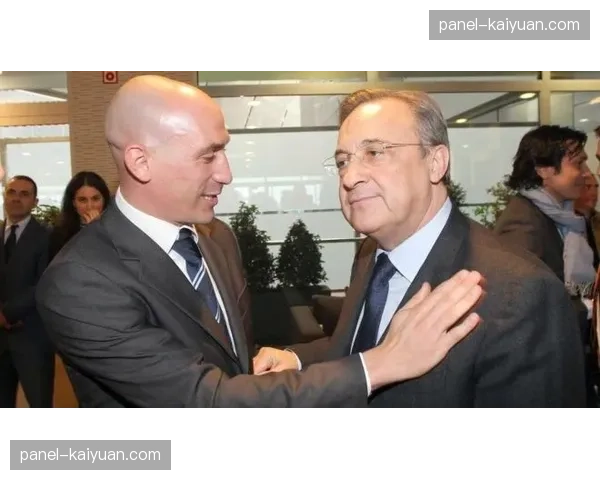 前西班牙足协主席鲁比亚莱斯“强吻案”终审判决公布,维持有罪裁定 前西班牙足协主席鲁比亚莱斯“强吻案”终审判决公布,维持有罪裁定